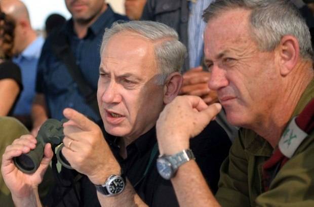 Prime Minister Benjamin Netanyahu  wearing a Panerai PAM 48 