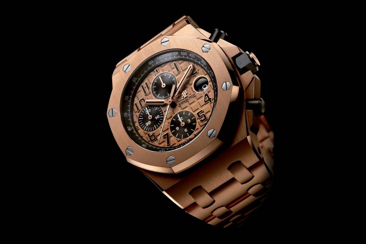 The ultimate expression of the Royal Oak Offshore’s uncompromising luxury, fitted with a beautifully crafted, silky smooth pink-gold bracelet.