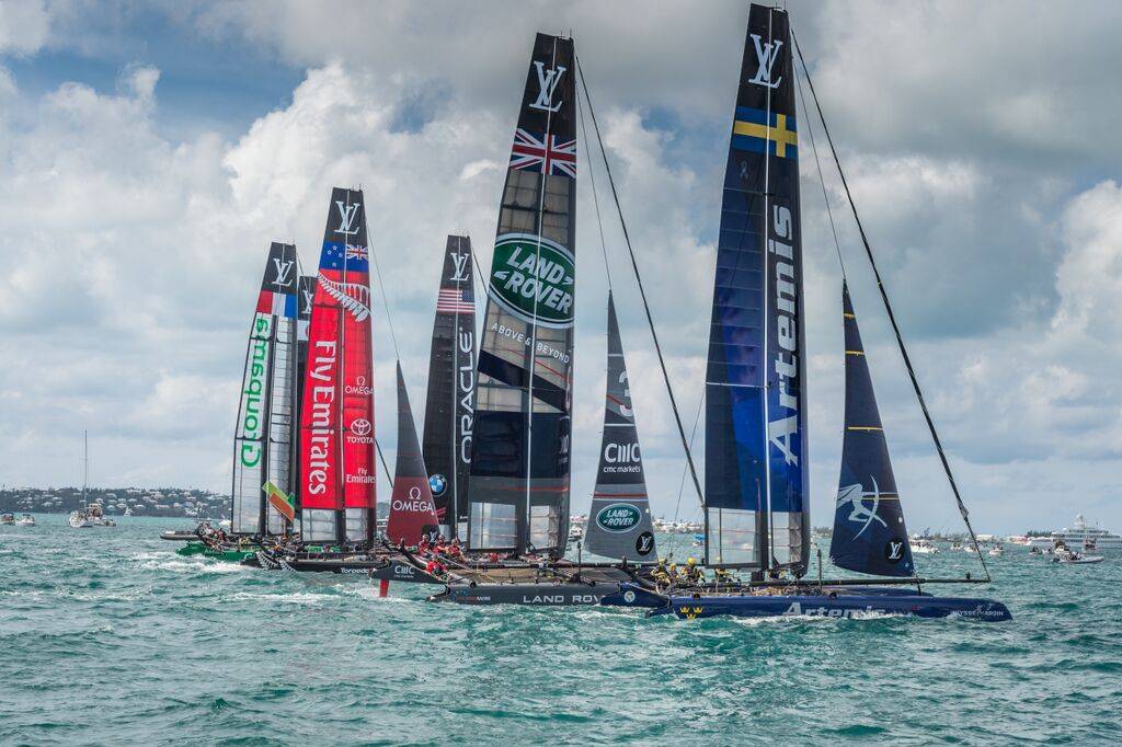 Bermuda’s Hamilton Harbour Competitors