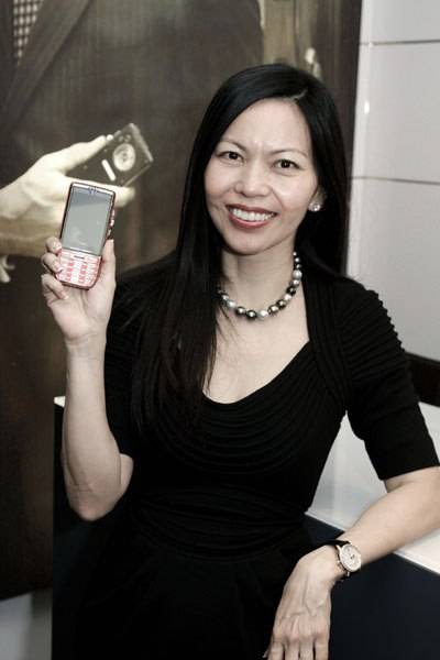 Ulysse Nardin’s Chai Schnyder Honored with SCI Smart Phone