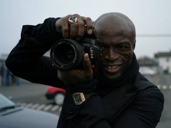 Celebrity Corner: Seal sporting a Richard Mille and Leica S2.
