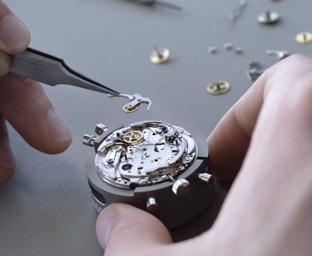 Watchmakers Struggle With Supply Bottleneck As Swatch Parts Cut-Off Comes Into Effect