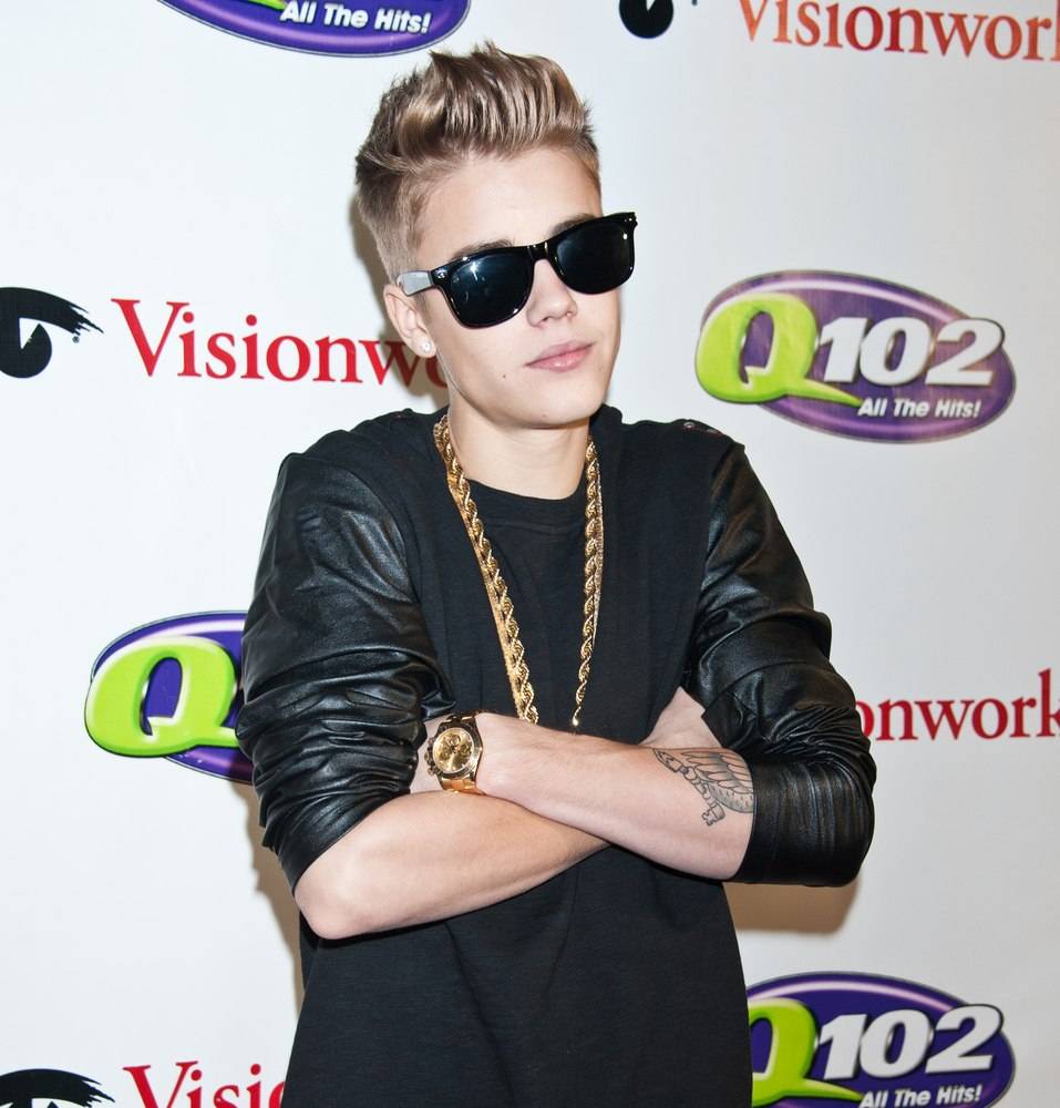 Justin Bieber Spotted Wearing Rolex Gold Daytona