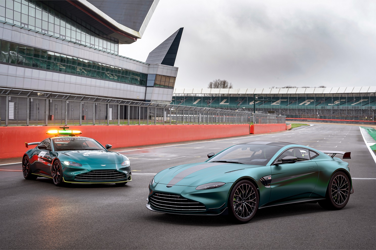 Aston Martin returns to Formula 1 with a special Vantage