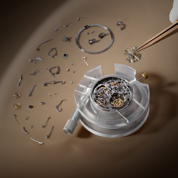 Vacheron Constantin Elevates the Overseas Collection, Honors Ancient Empires, and Unveils a Pièce Unique Minute Repeater