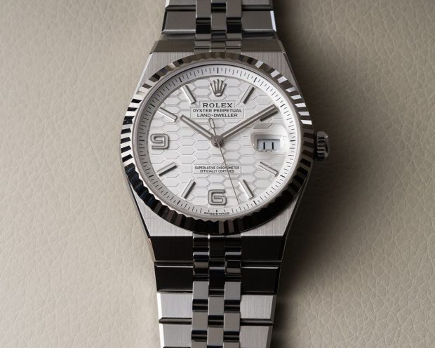 Your Concise Guide to Integrated Bracelet Watches